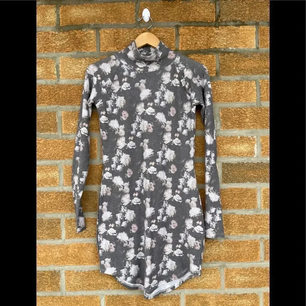 Chaser cozy knit floral mini dress xs